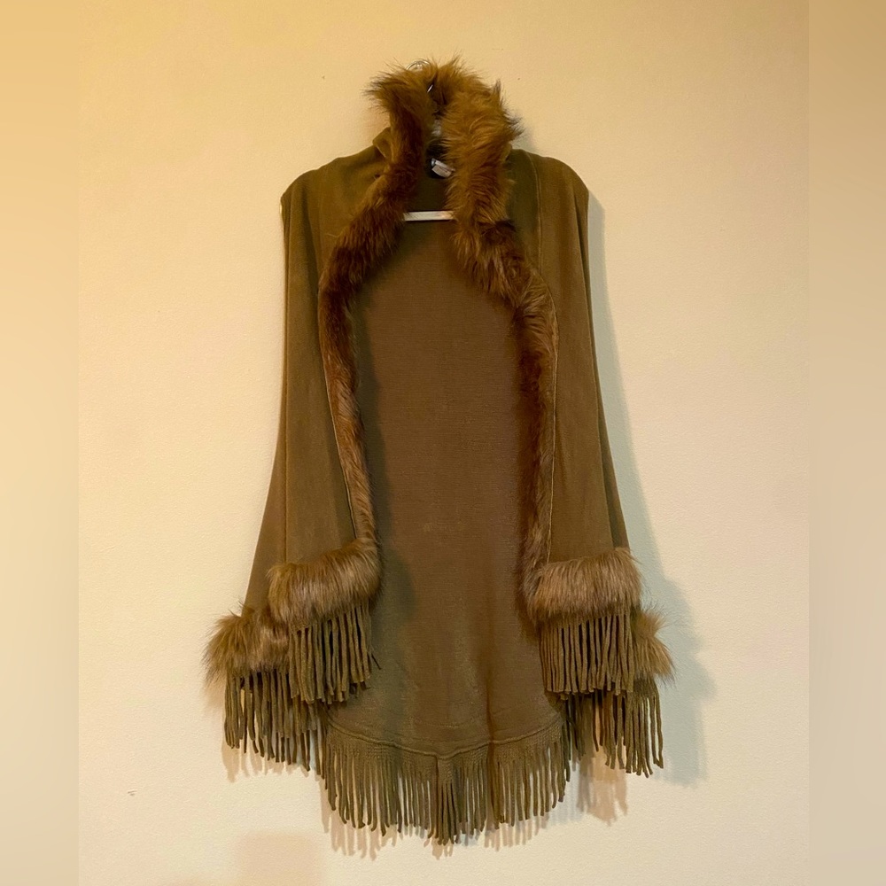 Bohemian inspired cover up for those cool winter nights. Size L/XL